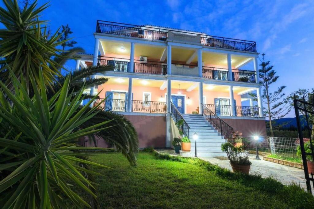 Lightful Attic At Regina Apartments アリカナス エクステリア 写真