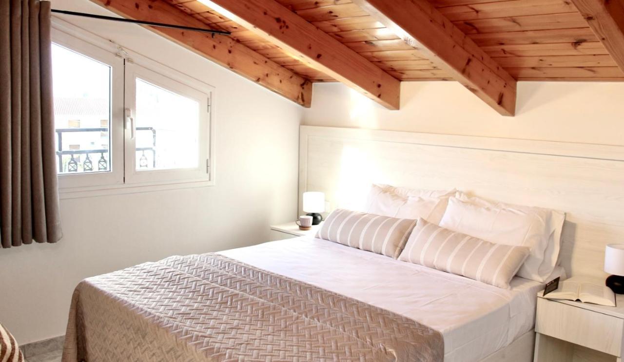 Lightful Attic At Regina Apartments アリカナス エクステリア 写真